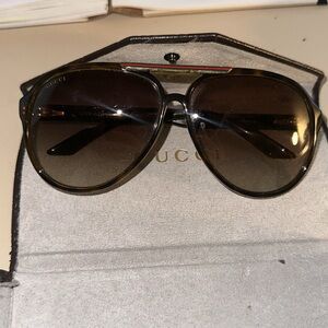Woman’s Gucci Aviator Sunglasses